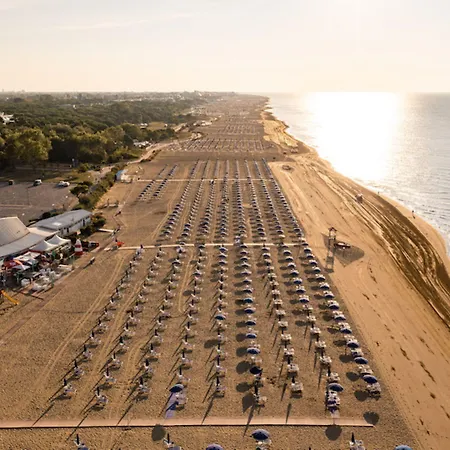 Beautiful Three-room Close To The Bibione